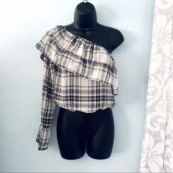 Charlotte Russe Tops - Charlotte Russe Plaid One Shoulder Blouse Size small